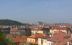 Cenário de Praga em abril
