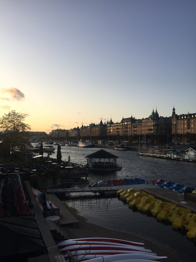 Fim de tarde de um dia de outubro na capital da Suécia